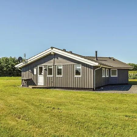Beautiful Home In Rudkobing With Sauna Holiday home Spodsbjerg